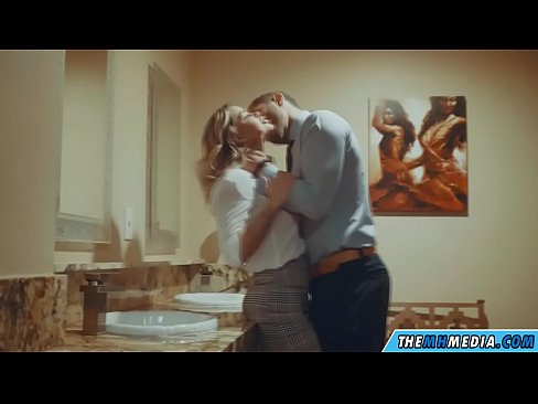 ❤️ Þegar busty ljóska tælir þig á almenningssalerni Heimabakað klám á is.porn-tub-sexer.ru ❌